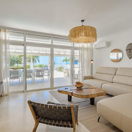 Sabina - 6 Bedroom House *